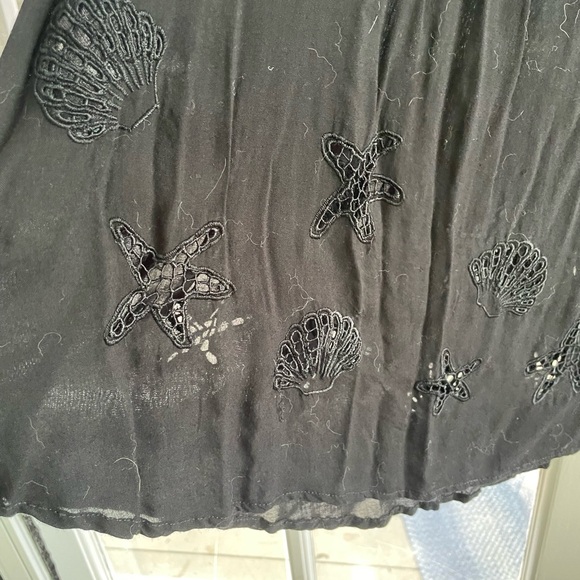 Long sleeve beach cover up or button front top with cut out embroidered detail - Picture 5 of 6